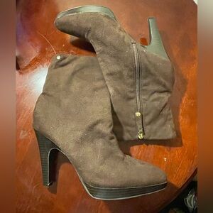 Isaac Mizrahi Chic Brown Suede Heeled Boots